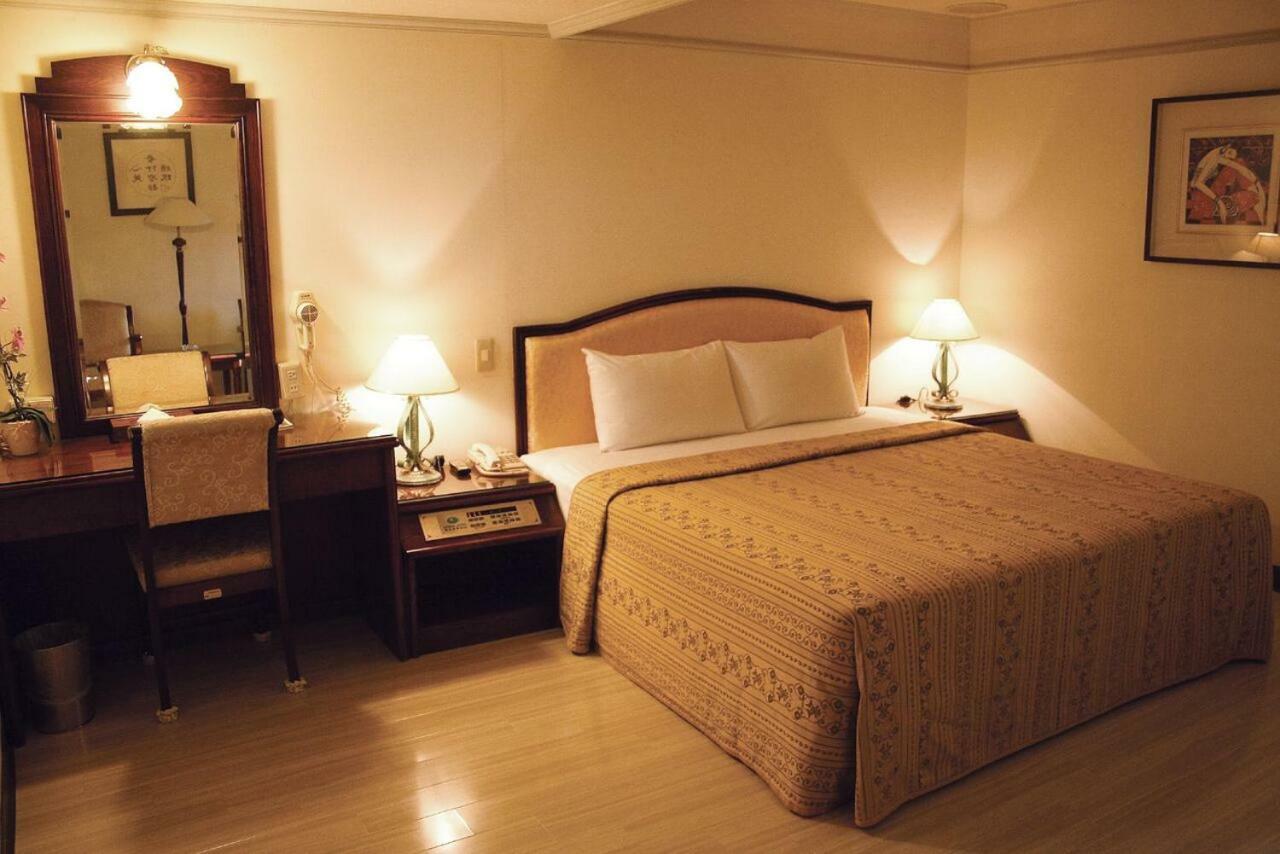 Athens Hotel Тайчжун Екстер'єр фото